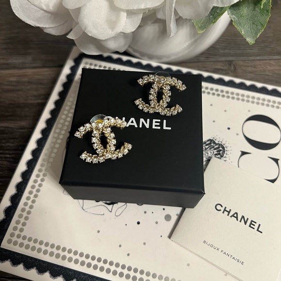 CHANEL Large Oversized Gold Crystal CC Logo Earrings - Picture 2 of 12